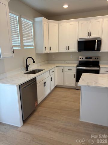 1161 Summerhill Street SW, Lenoir, NC 28645