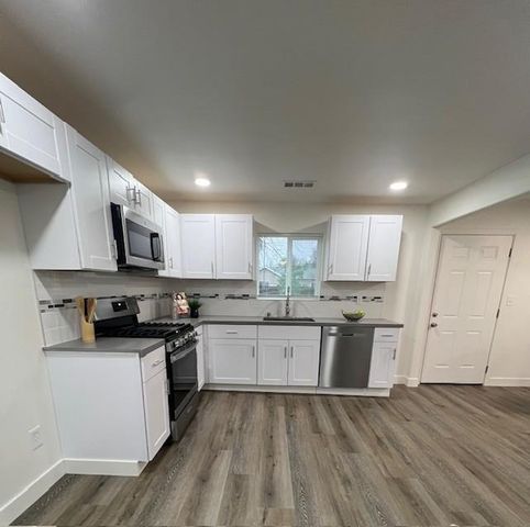 3601 Iowa Ave, Riverbank, CA 95367