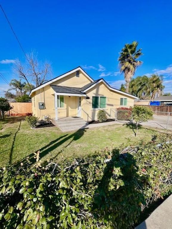 3601 Iowa Ave, Riverbank, CA 95367