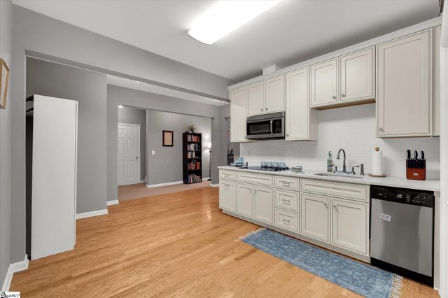 8 Coulter Court, Greer, SC 29650