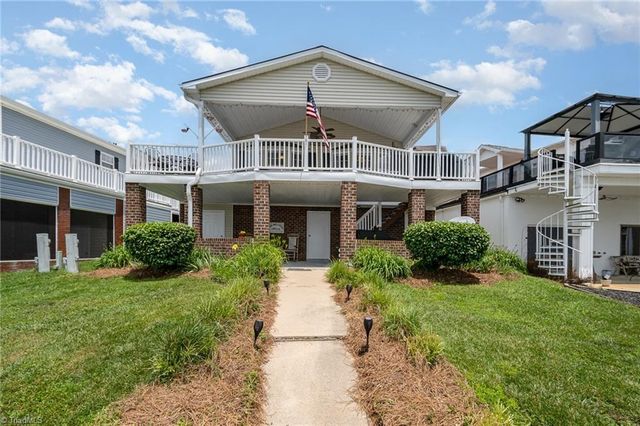 141 Badin Lake Circle, New London, NC 28127