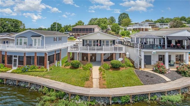 141 Badin Lake Circle, New London, NC 28127