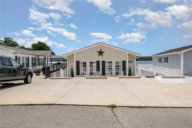141 Badin Lake Circle, New London, NC 28127