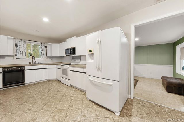 64 Wright Avenue, Deer Park, NY 11729