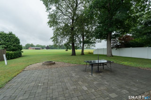 17 Edgewood Street, Cromwell, CT 06416