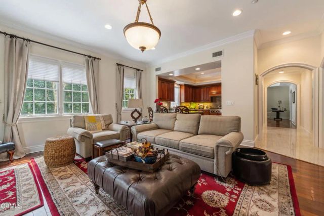 600 S Orange Grove Boulevard 5, Pasadena, CA 91105