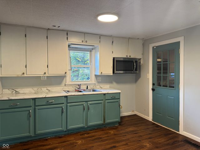 6316 Vigo Drive, Clayton, IN 46118