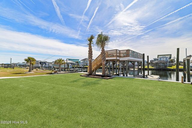 9105 W 9th Street, Holly Ridge, NC 28445