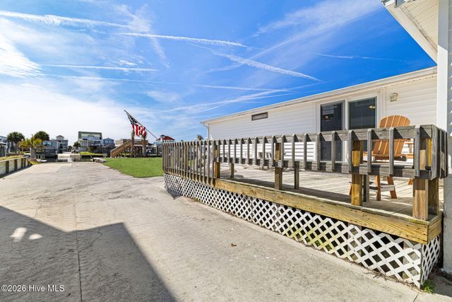 9105 W 9th Street, Holly Ridge, NC 28445