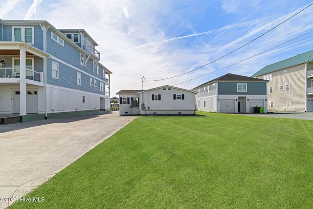 9105 W 9th Street, Holly Ridge, NC 28445