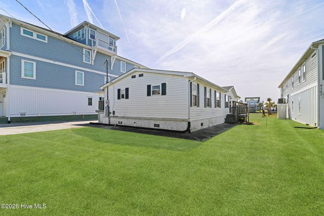 9105 W 9th Street, Holly Ridge, NC 28445