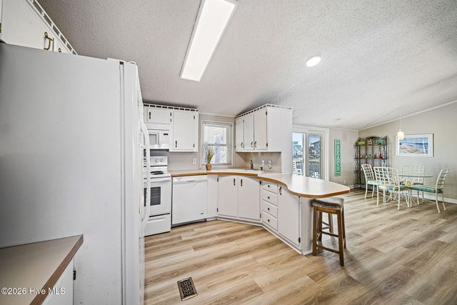 9105 W 9th Street, Holly Ridge, NC 28445