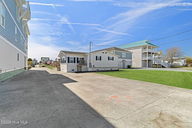 9105 W 9th Street, Holly Ridge, NC 28445