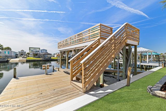 9105 W 9th Street, Holly Ridge, NC 28445