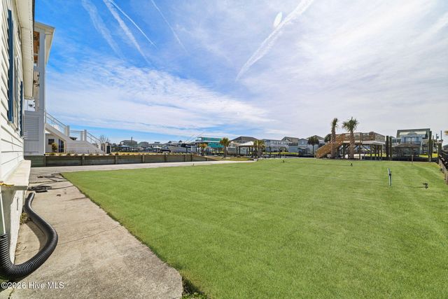 9105 W 9th Street, Holly Ridge, NC 28445