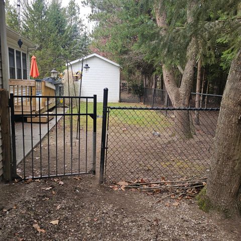 9138 White Pine Drive, Canadian Lakes, MI 49346