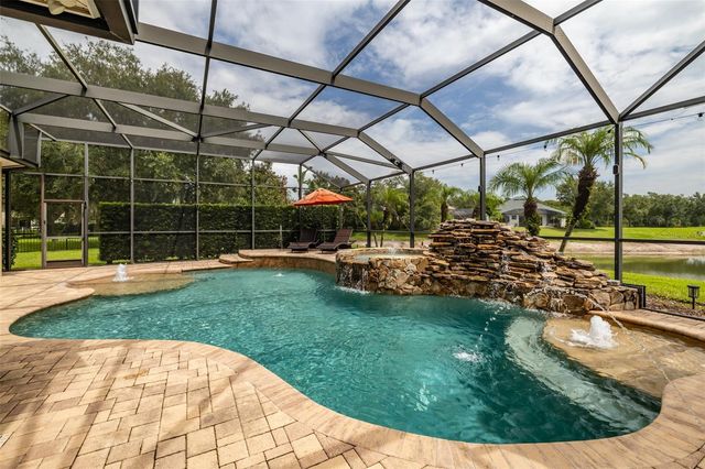 8016 CYPRESS CROSSING COURT, Tampa, FL 33647