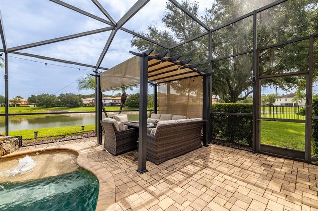 8016 CYPRESS CROSSING COURT, Tampa, FL 33647