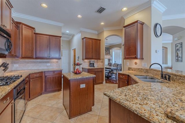 8016 CYPRESS CROSSING COURT, Tampa, FL 33647