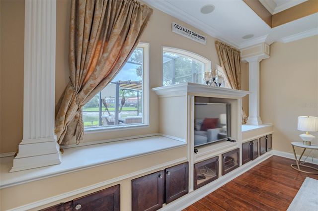 8016 CYPRESS CROSSING COURT, Tampa, FL 33647