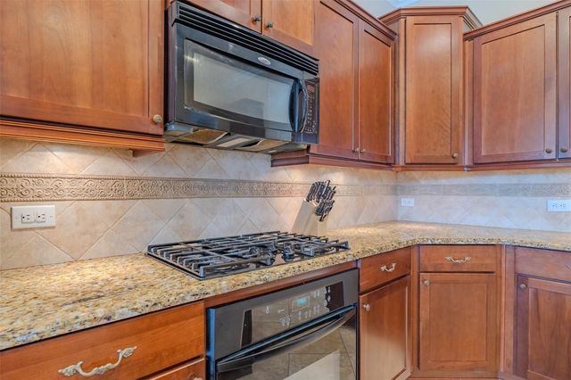8016 CYPRESS CROSSING COURT, Tampa, FL 33647