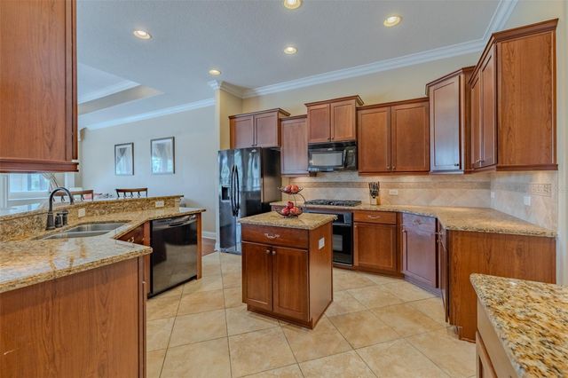 8016 CYPRESS CROSSING COURT, Tampa, FL 33647