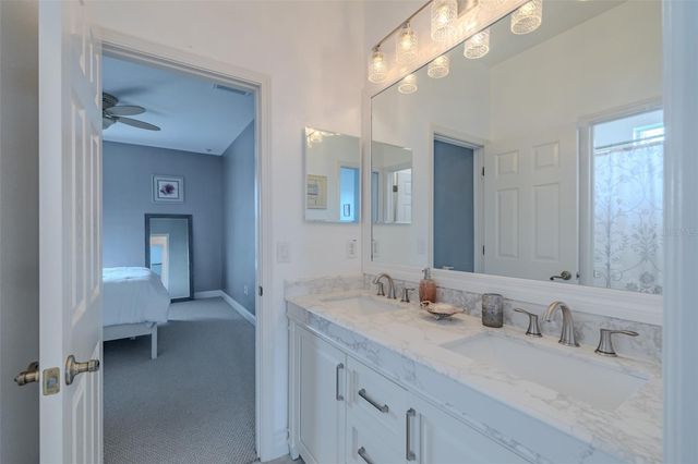 8016 CYPRESS CROSSING COURT, Tampa, FL 33647