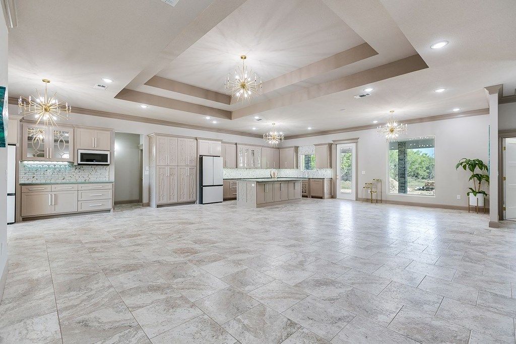 Image 6 of property listing at 5202 Riviera Lane, San Angelo, TX 76904