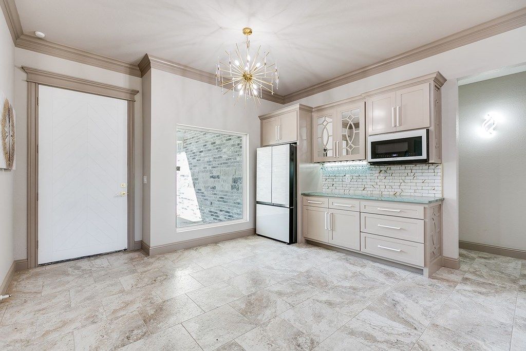 Image 9 of property listing at 5202 Riviera Lane, San Angelo, TX 76904