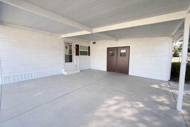 25308 CASA DEL LAGO LANE, Leesburg, FL 34748