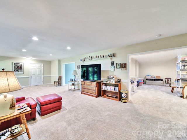 160 Fernbrook Drive, Mooresville, NC 28117