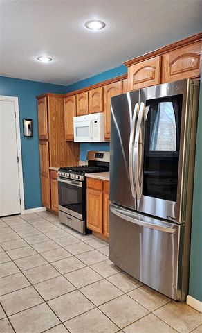 10513 Loughrea Lane, Cement City, MI 49233