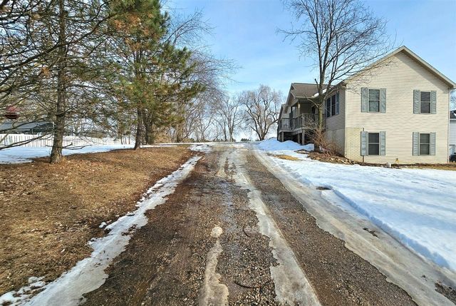 10513 Loughrea Lane, Cement City, MI 49233