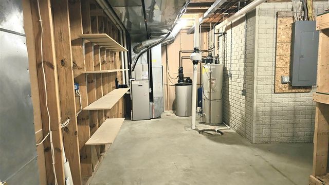 10513 Loughrea Lane, Cement City, MI 49233