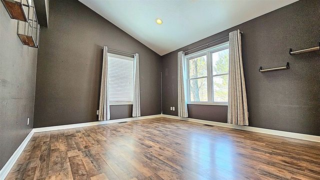 10513 Loughrea Lane, Cement City, MI 49233