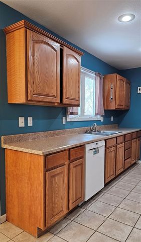 10513 Loughrea Lane, Cement City, MI 49233