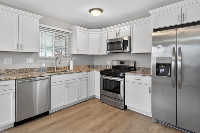 18505 Marquette Street, Roseville, MI 48066