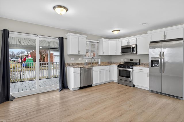 18505 Marquette Street, Roseville, MI 48066