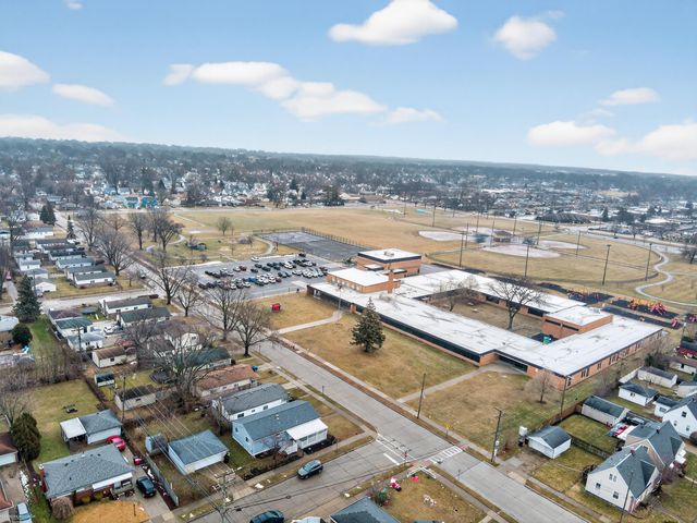 18505 Marquette Street, Roseville, MI 48066