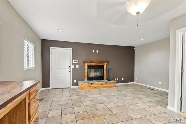 55 Country Place Lane, Granite City, IL 62040
