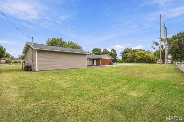 55 Country Place Lane, Granite City, IL 62040