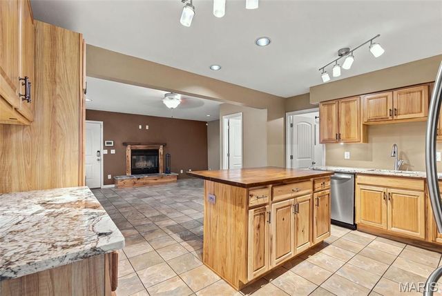 55 Country Place Lane, Granite City, IL 62040