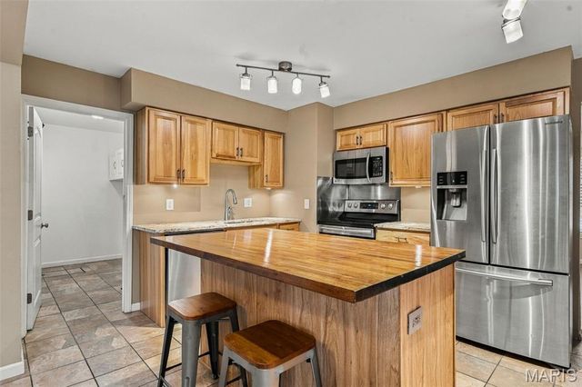55 Country Place Lane, Granite City, IL 62040