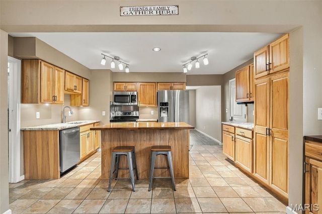 55 Country Place Lane, Granite City, IL 62040