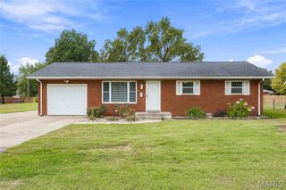 55 Country Place Lane, Granite City, IL 62040