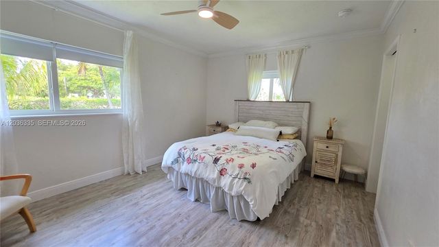 390 NE 127th St, North Miami, FL 33161