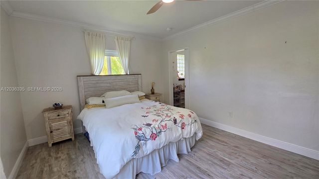 390 NE 127th St, North Miami, FL 33161