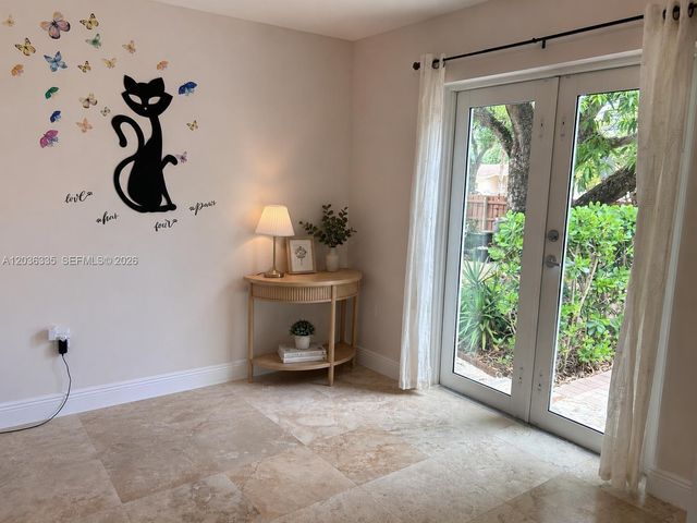 390 NE 127th St, North Miami, FL 33161