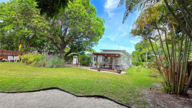 390 NE 127th St, North Miami, FL 33161