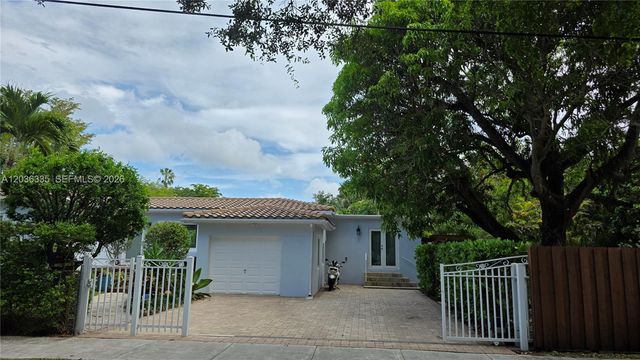 390 NE 127th St, North Miami, FL 33161